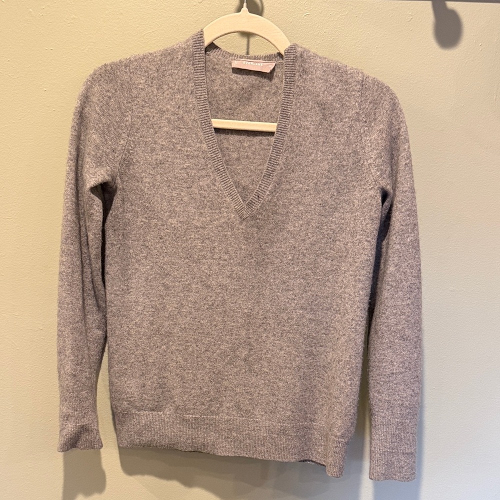 Everlane V-Neck Cashmere Sweater